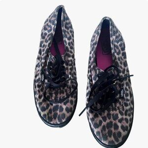 Vans Off The Wall Animal Print Lace Up Sneakers  Women’s 8 Men’s 6.5